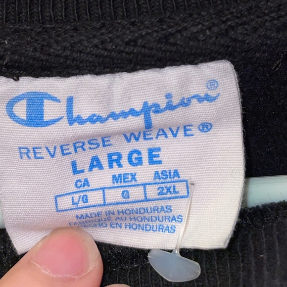 REWORKED CHAMPION CROPPED SWEATER - Picture 5 of 5